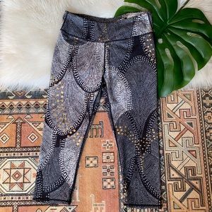 Fabletics Black, White, & Gold Salar Crop Leggings